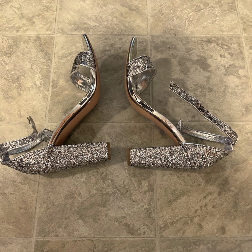 Sliver Glitter Pumps